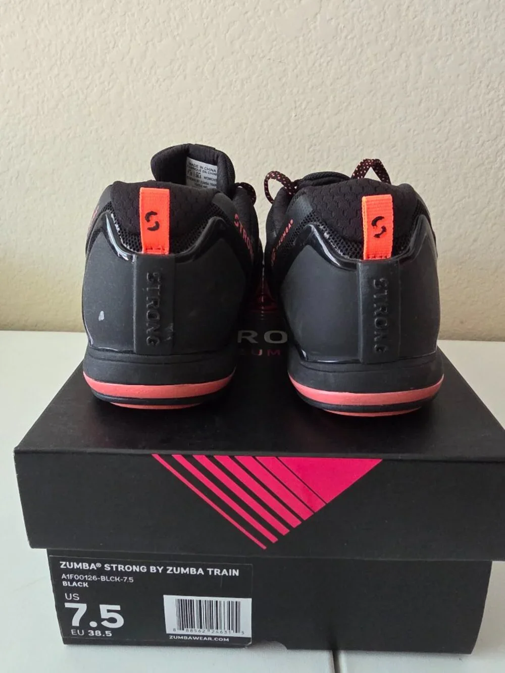 Zumba Strong by Zumba Train Women 7.5 Black